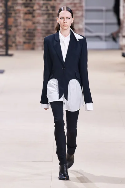 Look 8
